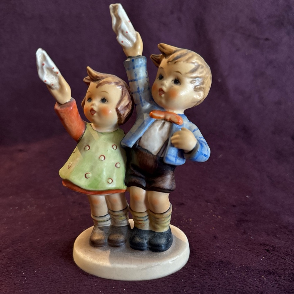Goebel /Hummel Figurine #133/0 “Goodbye" TMK 5 Auf Wiedersehn 1979